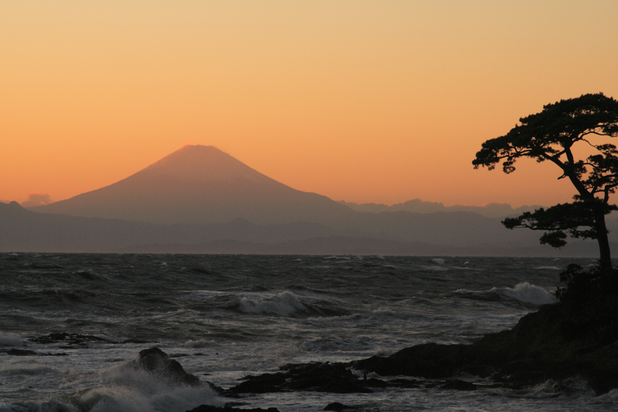 Sunset Views of Tateishi and Mount Fuji