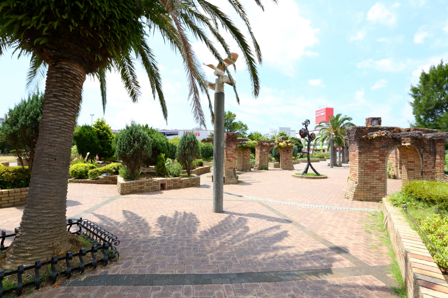 Umikaze Park - Circular Flower Bed